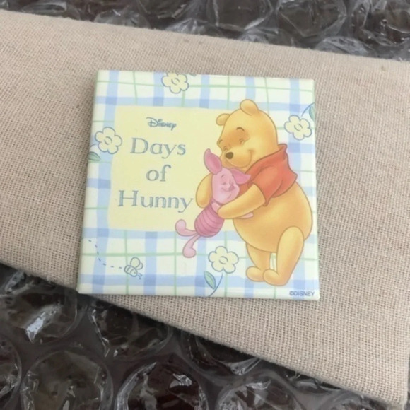 Vintage Disney Winnie The Pooh Button Brooch - Picture 1 of 3